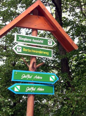 Wanderwegweiser (Foto: Klaus Henze, Artern)