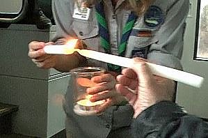 Friedenslicht aus Betlehem kommt zu uns (Foto: Karl-Heinz Herrmann)