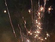 Mit Feuerwerk begr&uuml;&szlig;t! (Foto: Karl-Heinz Herrmann)