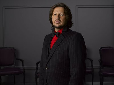 Gilt als einer der gro&szlig;en Pianisten der Gegenwart: Lev Vinocour (Foto: Iris K&uuml;hmstedt)