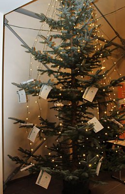 Erste W&uuml;nsche h&auml;ngen (Foto: Karl-Heinz Herrmann)