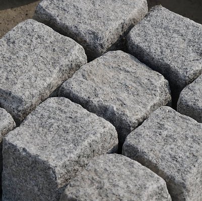 SUCHE Granitsteine  (Foto: )