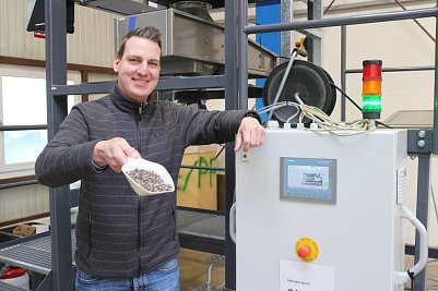 Dr.-Ing. Christian Borowski sucht nach Wegen unseren M&uuml;ll effizienter wiederzuverwerten (Foto: Angelo Glashagel)