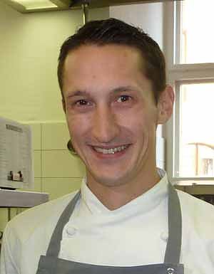 Erster Michelin-Stern f&uuml;r 28-j&auml;hrigen Gourmetkoch (Foto: Maxxomedia.PR)