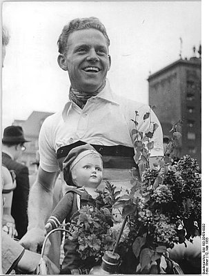 T&auml;ve im Mai 1955 (Foto: Deutsches Bundesarchiv )