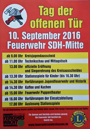 Bild: Offene T&uuml;r bei der Feuerwehr Mitte