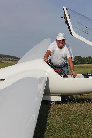 Bild: Horst Dreisch&auml;rf nach einem erfolgreichen Streckenflug