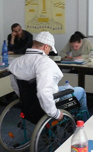 Bild: &Uuml;bung Gebrauch Rollstuhl