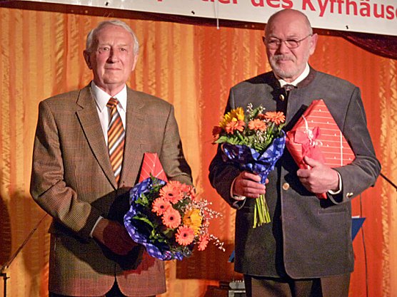 Leistungen gewürdigt (Foto: Karl-Heinz Herrmann) Leistungen gewürdigt (Foto: Karl-Heinz Herrmann)