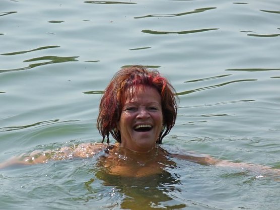 Spaß beim Anbaden (Foto: Karl-Heinz Herrmann) Spaß beim Anbaden (Foto: Karl-Heinz Herrmann)