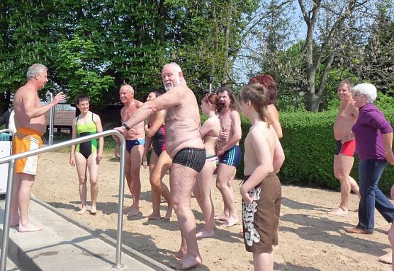 Spaß beim Anbaden (Foto: Karl-Heinz Herrmann) Spaß beim Anbaden (Foto: Karl-Heinz Herrmann)