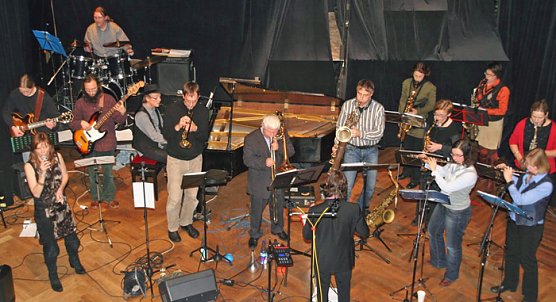 Hensen Big Band (Leipzig) kommt (Foto: Kunsthof Friedrichsrode) Hensen Big Band (Leipzig) kommt (Foto: Kunsthof Friedrichsrode)
