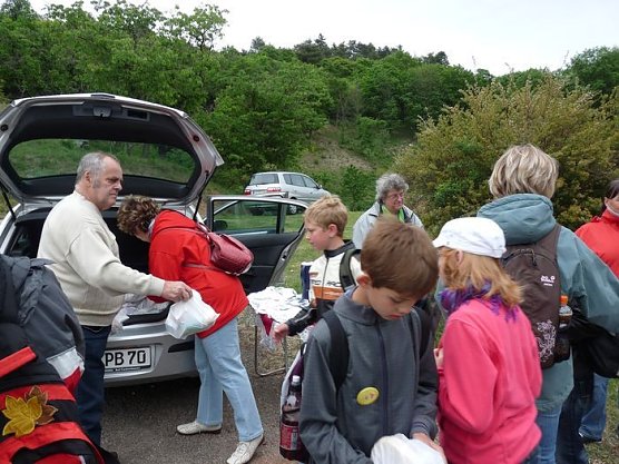 Fest in Kinderhand (Foto: Karl-Heinz Herrmann)