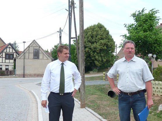 &Uuml;bergabe Tilledaer Stra&szlig;e (Foto: Karl-Heinz Herrmann)