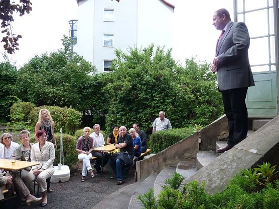 Sommerfest bei der VHS (Foto: Karl-Heinz Herrmann) Sommerfest bei der VHS (Foto: Karl-Heinz Herrmann)