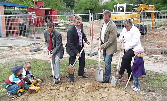 Spatenstich f&uuml;r Erweiterungsbau (Foto: Karl-Heinz Herrmann)