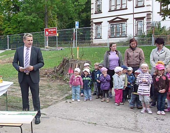 Spatenstich f&uuml;r Erweiterungsbau (Foto: Karl-Heinz Herrmann)