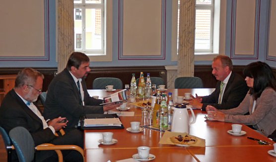 Kampf um Standorte (Foto: Karl-Heinz Herrmann)