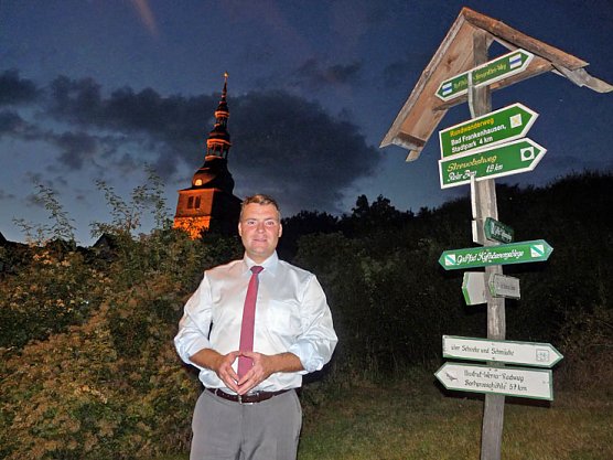 Kurth vor Oberkirche (Foto: Karl-Heinz Herrmann)