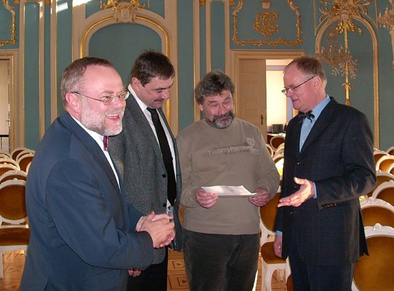&Uuml;bergabe Spende an Burg Strau&szlig;berg (Foto: Karl-Heinz Herrmann)