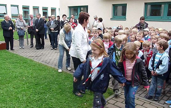 Mit Schl&uuml;ssel&uuml;bergabe offiziell (Foto: Karl-Heinz Herrmann)