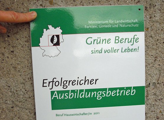 Ein großer Tag für Starthilfe (Foto: Starthilfe e.V.) Ein großer Tag für Starthilfe (Foto: Starthilfe e.V.)