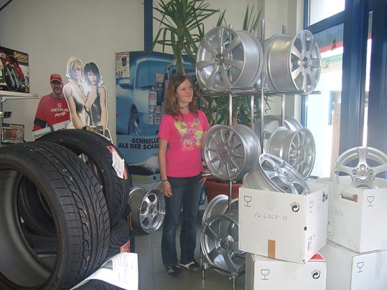 Saskia Huske in Autoteile St&uuml;rmer in Sch&ouml;nfeld (Foto: Saskia Huske)