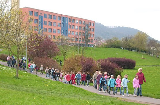 Wohngebietsfest Östertal Hasenholz (Foto: Karl-Heinz Herrmann) Wohngebietsfest Östertal Hasenholz (Foto: Karl-Heinz Herrmann)