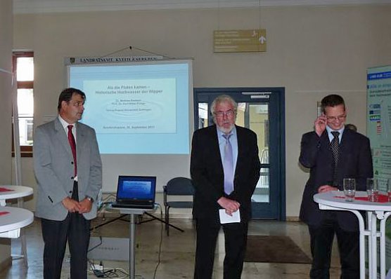 Ausstellung Flut (Foto: Karl-Heinz Herrmann)