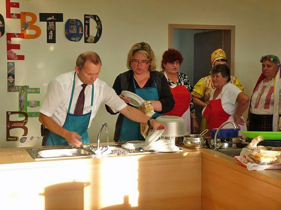 Kochen der VIPs (Foto: Karl-Heinz Herrmann)