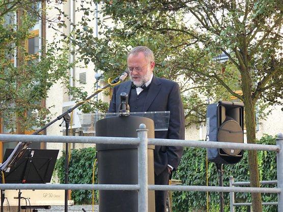 Kritisches zum Feiertag (Foto: Karl-Heinz Herrmann)