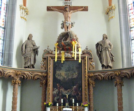 Erntekrone &uuml;bergeben (Foto: Karla Kreyer)