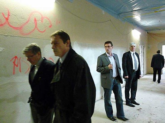 Richtfest Regelschule Roßleben (Foto: Karl-Heinz Herrmann) Richtfest Regelschule Roßleben (Foto: Karl-Heinz Herrmann)