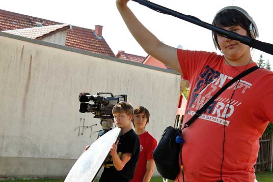 Videoprojekt zur regionalen Wirtschaft (Foto: Stadtjugendring Sondershausen) Videoprojekt zur regionalen Wirtschaft (Foto: Stadtjugendring Sondershausen)