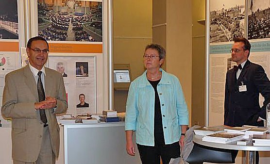 Wanderausstellung eröffnet (Foto: Karl-Heinz Herrmann) Wanderausstellung eröffnet (Foto: Karl-Heinz Herrmann)