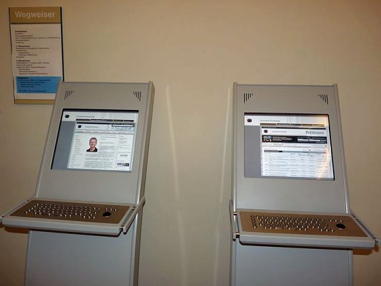 Wanderausstellung eröffnet (Foto: Karl-Heinz Herrmann) Wanderausstellung eröffnet (Foto: Karl-Heinz Herrmann)