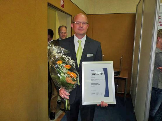 Auszeichnung "Hervorragender Ausbildungsbetrieb" (Foto: Karl-Heinz Herrmann)