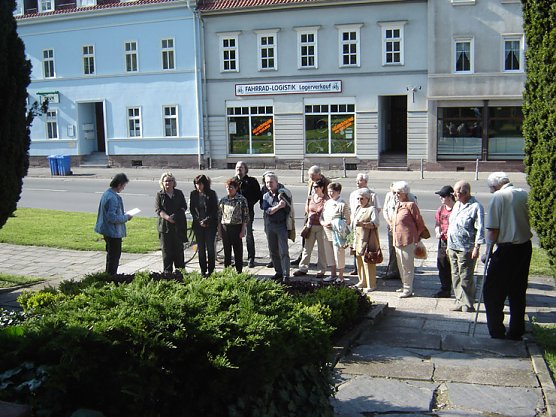 Kranzniederlegung (Foto: DieLinken)