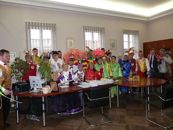 N&auml;rrischer Auftakt (Foto: Karl-Heinz Herrmann)