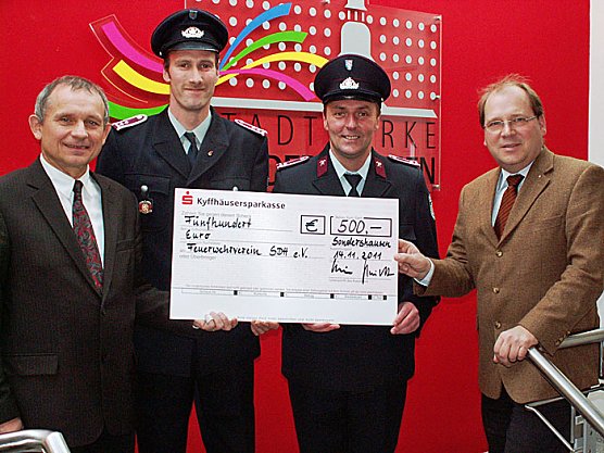 Feuerwehr wird unterst&uuml;tzt (Foto: Stadtwerke Sondershausen)