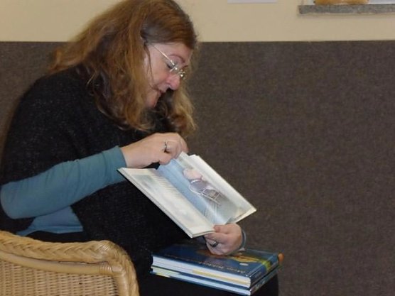 Marx beim Vorlesen (Foto: Wahlkreisb&uuml;ro Marx)