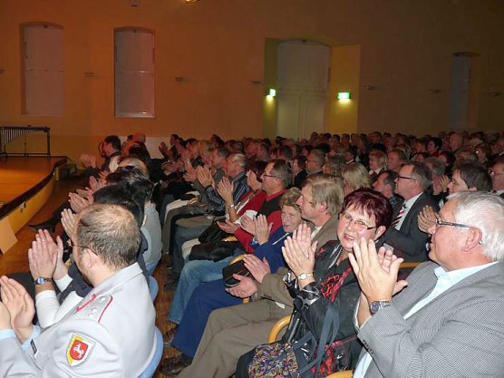 Rekordsumme bei Benefiz (Foto: Karl-Heinz Herrmann)