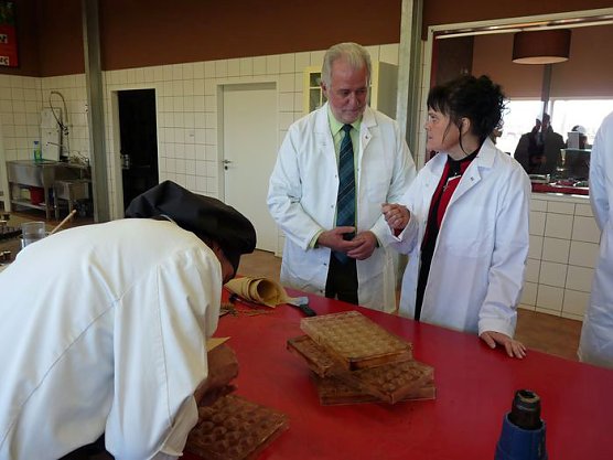 Schokoladentaler an neuem Standtort (Foto: Karl-Heinz Herrmann) Schokoladentaler an neuem Standtort (Foto: Karl-Heinz Herrmann)