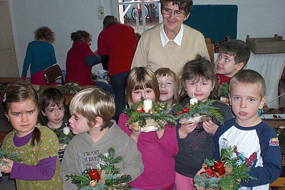 Floristin stand hilfreich zur Seite (Foto: Kindervilla Bad Frankenhausen)