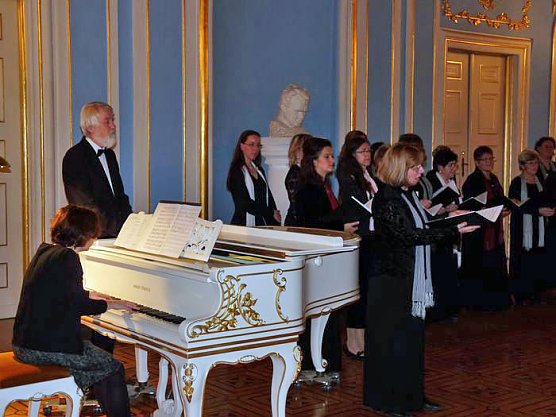 Weihnachtskonzert der Sondershäuser Madrigalisten (Foto: Karl-Heinz Herrmann) Weihnachtskonzert der Sondershäuser Madrigalisten (Foto: Karl-Heinz Herrmann)