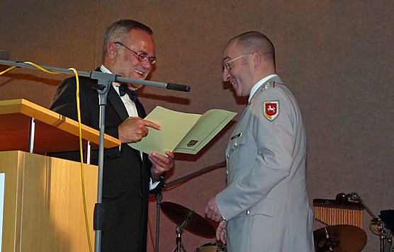 Verdienstsmedaille erhalten (Foto: Karl-Heinz Herrmann)