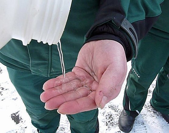 Harte Arbeit f&uuml;r sauberes Abwasser (Foto: Karl-Heinz Herrmann)