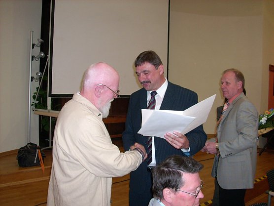 Ehrengabe der Stadt Sondershausen (Foto: Karl-Heinz Herrmann) Ehrengabe der Stadt Sondershausen (Foto: Karl-Heinz Herrmann)