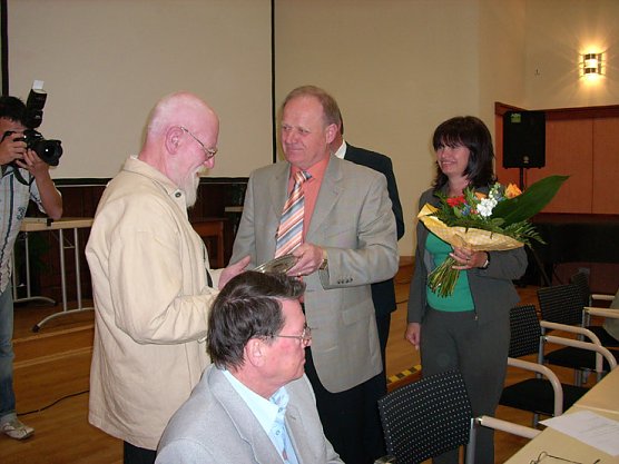 Ehrengabe der Stadt Sondershausen (Foto: Karl-Heinz Herrmann) Ehrengabe der Stadt Sondershausen (Foto: Karl-Heinz Herrmann)