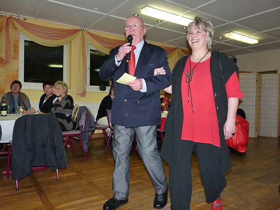 Mops will Schluss machen (Foto: Karl-Heinz Herrmann)